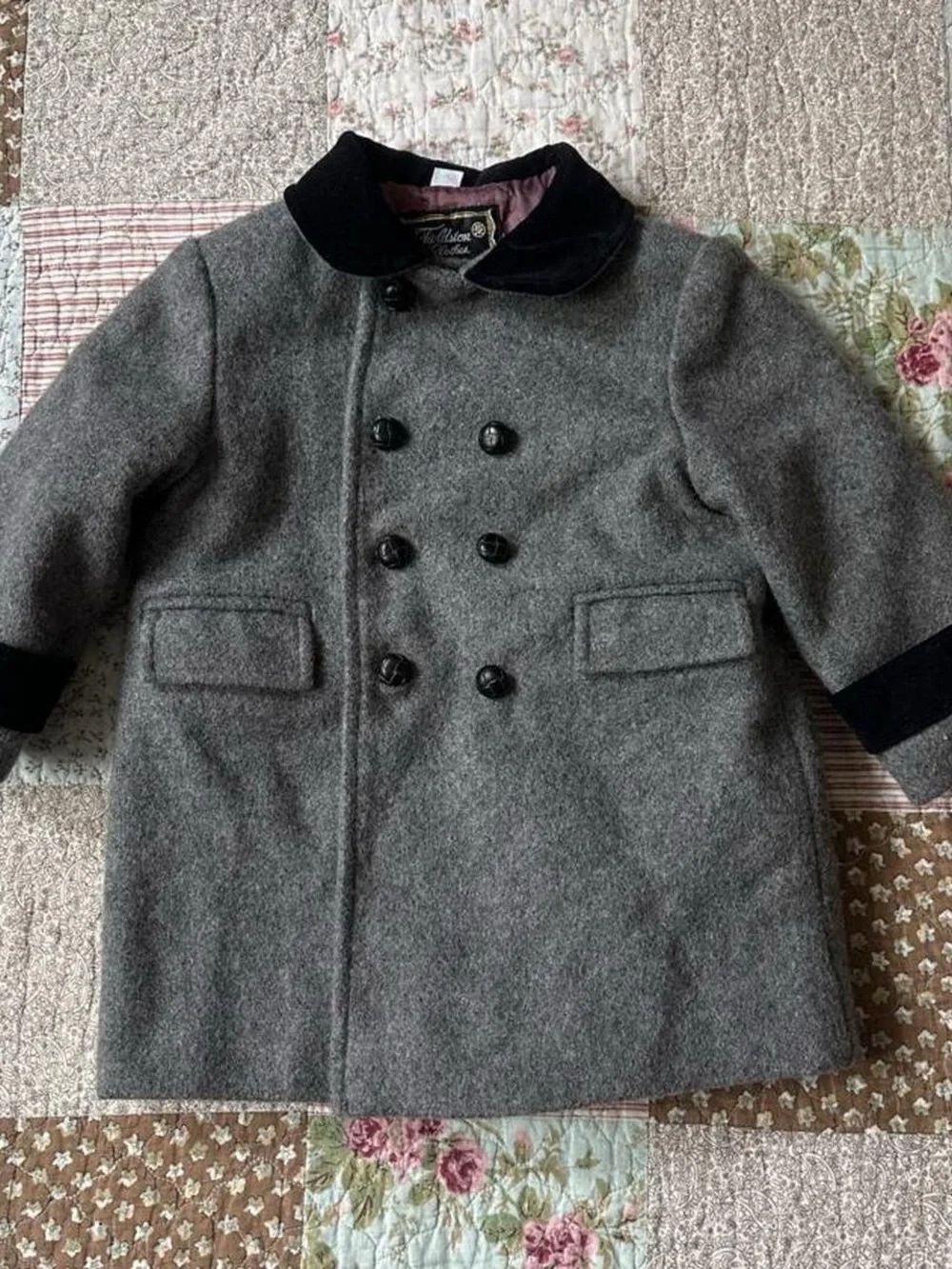 Fieldston vintage kids' gray wool coat w/ black velvet trim